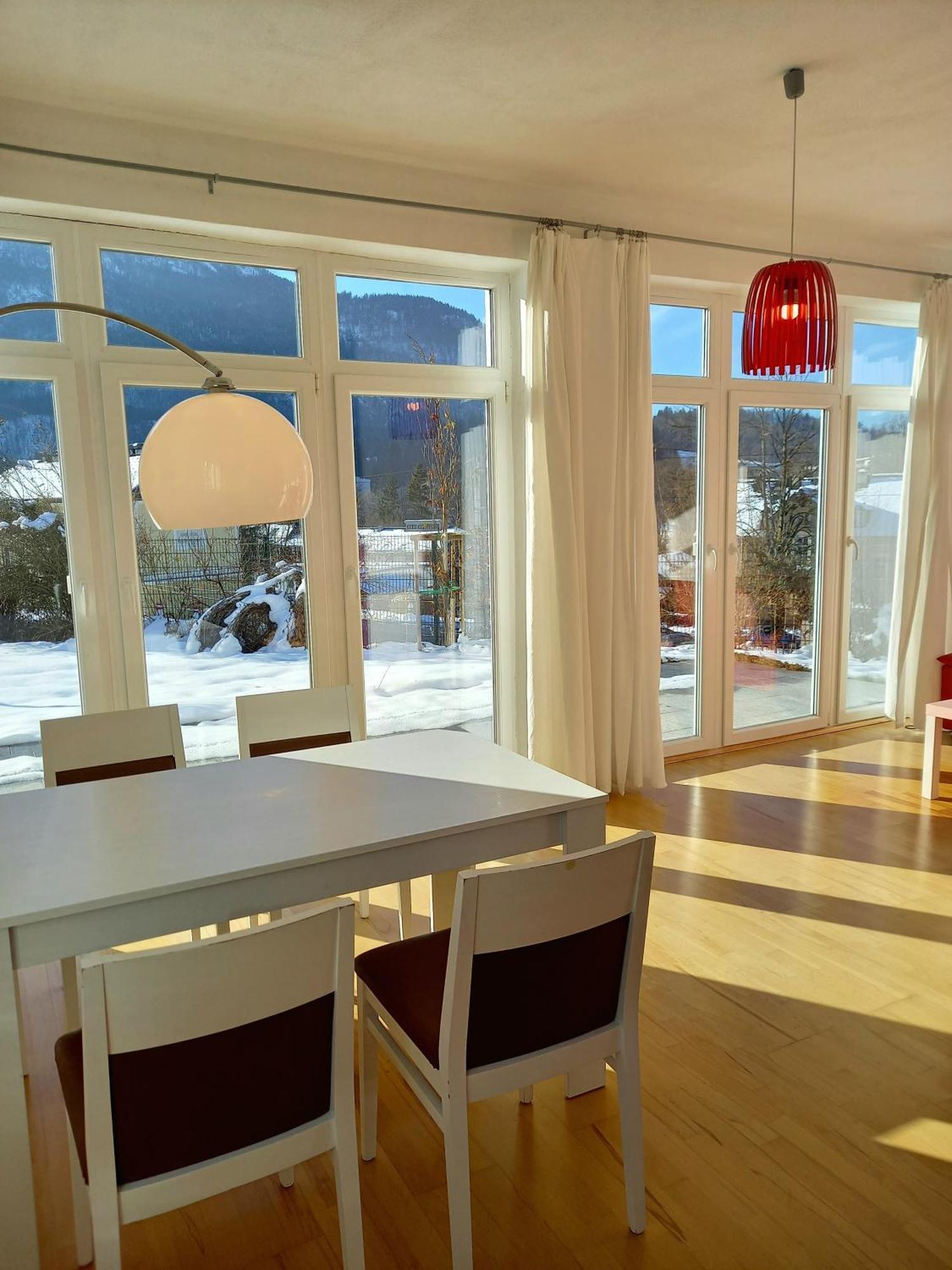 Flores, Ferienhaus Oder Doppelzimmer, Im Gruenen, 5 Gehminuten Ins Zentrum, Parkplatz, Zero Emissions Bad Ischl Eksteriør billede